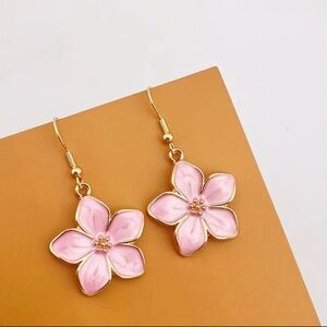 1 Pair of Dripping Oil Effect Pink Petal Flower Dangle Earrings